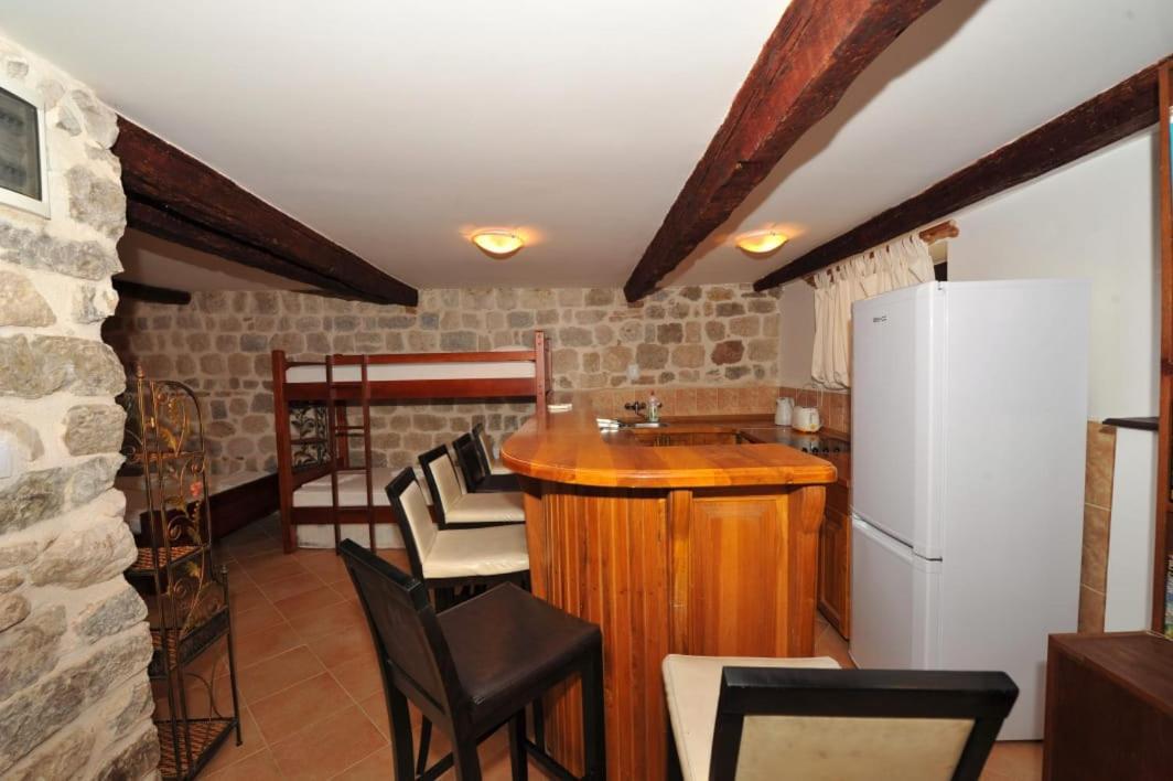 Apartments Monika Old Town Котор Экстерьер фото